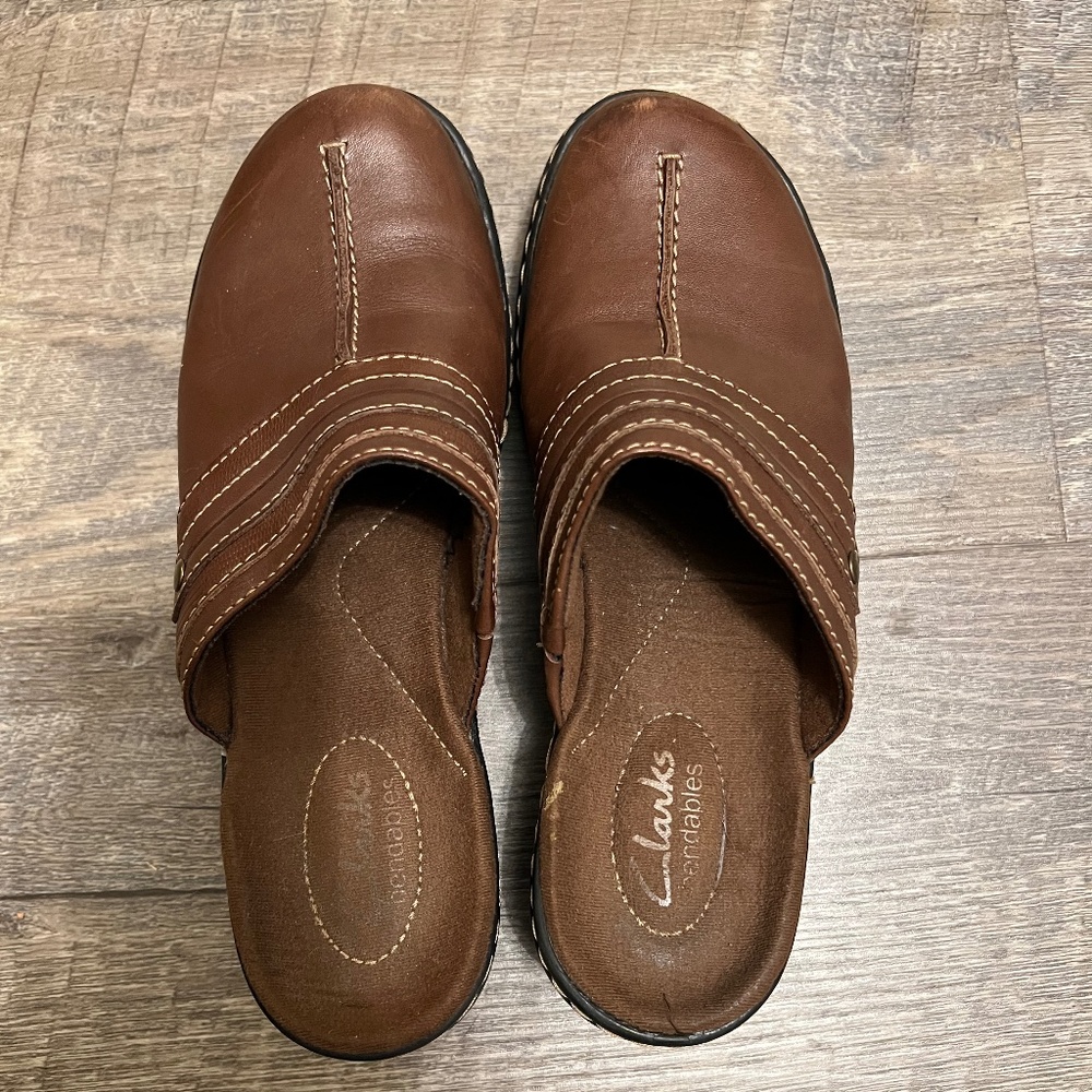 Clarks Bendables Women’s Brown Leather Clogs/Mules